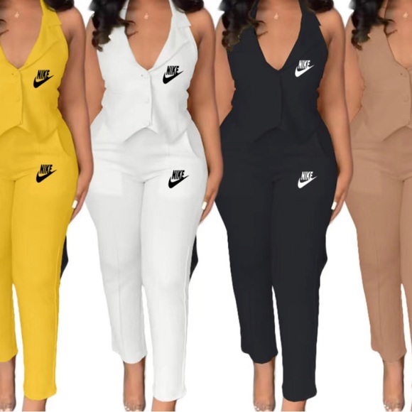 Clothes - Picture 8 of 15